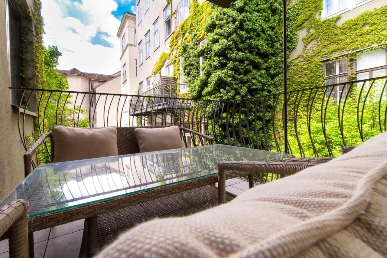 Premium Residence Near Parlament In @YourWina Bagian luar foto