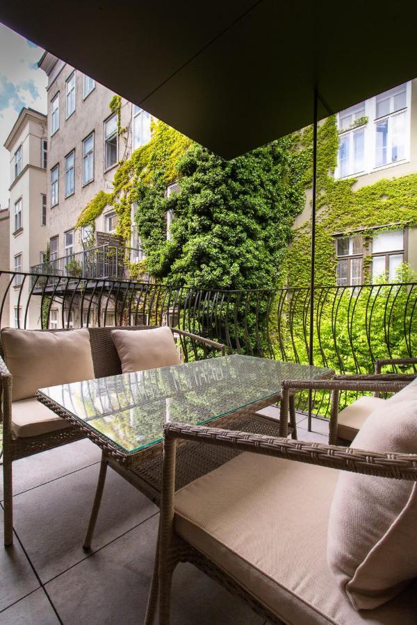 Premium Residence Near Parlament In @YourWina Bagian luar foto